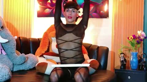 Snapshot of carolinejesh chatting on May 5, 2026, 1:08 pm carolinejesh online show from May 5, 2026, 1:08 pm