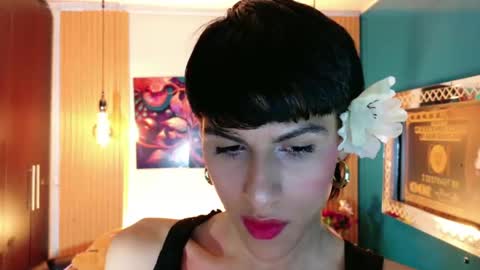 Snapshot of carolinejesh chatting on May 11, 2026, 4:04 pm carolinejesh online show from May 11, 2026, 4:04 pm