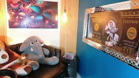 Snapshot of carolinejesh chatting on May 27, 2026, 5:10 pm carolinejesh online show from May 27, 2026, 5:10 pm