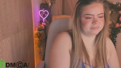 Snapshot of caroll_li chatting on February 9, 2025, 10:11 pm caroll_li online show from February 9, 2025, 10:11 pm