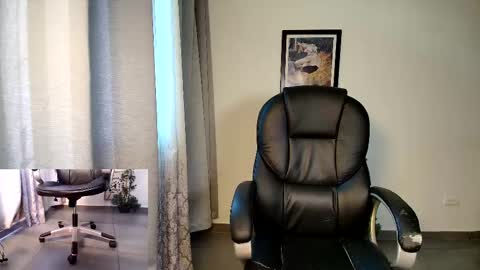 Caro online show from September 25, 2025, 1:37 pm