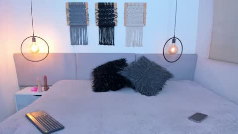 Carrie online show from November 11, 2025, 1:44 pm