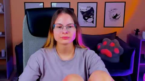 carrie_roses online show from October 10, 2025, 4:55 am