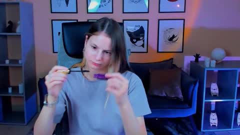 carrie_roses online show from October 13, 2025, 4:12 am