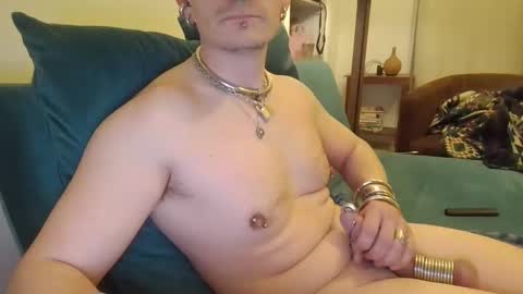 Snapshot of cartier123key chatting on March 5, 2025, 8:21 pm Cartier online show from March 5, 2025, 8:21 pm