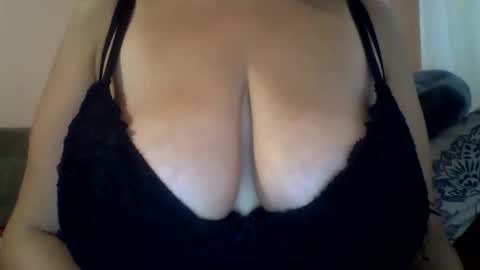 Snapshot of casey3000 chatting on October 22, 2025, 5:19 am Casey online show from October 22, 2025, 5:19 am