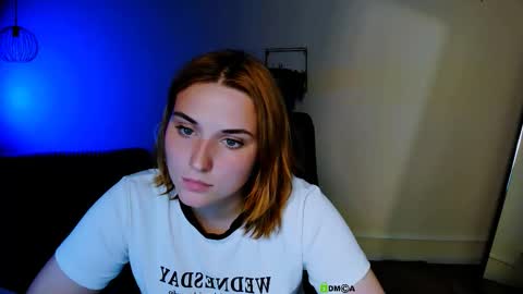 casey_meow_ online show from September 17, 2025, 1:02 pm