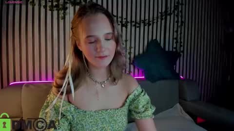 Casey sweeet online show from December 21, 2025, 4:03 pm