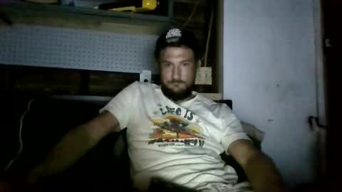 Snapshot of caseyjmcd22 chatting on November 19, 2025, 9:09 am okiedadd online show from November 19, 2025, 9:09 am