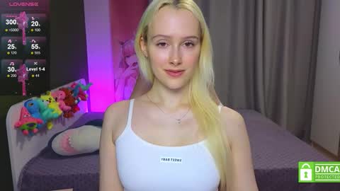 Snapshot of caseylabow chatting on November 26, 2025, 4:02 am My name is Casey... Nice to meet you I will be happy to have funthumbs up please its important online show from November 26, 2025, 4:02 am