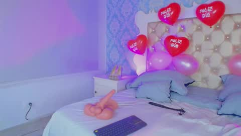 Snapshot of caseymoon chatting on February 14, 2026, 12:46 pm Casey online show from February 14, 2026, 12:46 pm