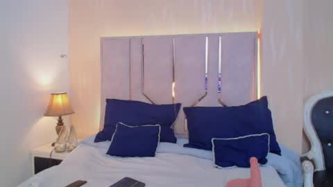 Snapshot of caseymoon chatting on February 22, 2026, 12:36 pm Casey online show from February 22, 2026, 12:36 pm