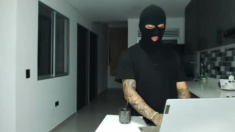 Snapshot of cash_master777 chatting on November 27, 2025, 11:18 pm cash_master777 online show from November 27, 2025, 11:18 pm