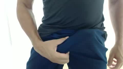 Snapshot of cashmastermuscle77 chatting on March 11, 2026, 10:32 am cashmastermuscle77 online show from March 11, 2026, 10:32 am