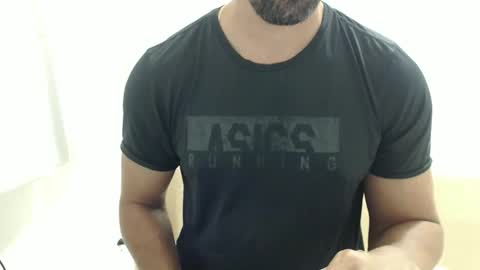 Snapshot of cashmastermuscle77 chatting on March 12, 2026, 11:00 pm cashmastermuscle77 online show from March 12, 2026, 11:00 pm