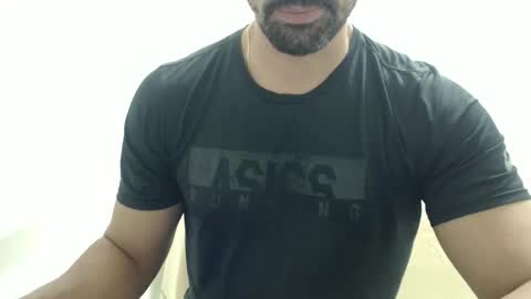 Snapshot of cashmastermuscle77 chatting on April 14, 2026, 12:05 am cashmastermuscle77 online show from April 14, 2026, 12:05 am