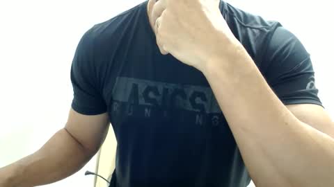 Snapshot of cashmastermuscle77 chatting on May 29, 2026, 10:24 am cashmastermuscle77 online show from May 29, 2026, 10:24 am