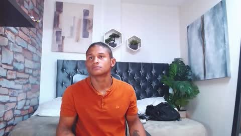 Casike online show from October 5, 2025, 4:49 pm