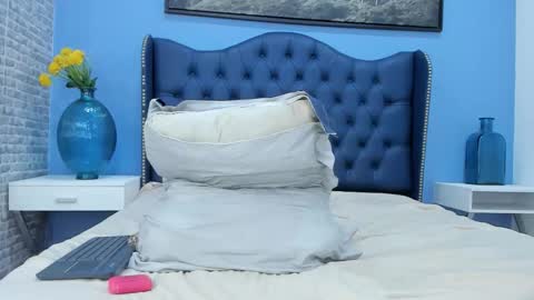 Snapshot of casper_white_ chatting on October 3, 2025, 5:04 am casper_white_ online show from October 3, 2025, 5:04 am