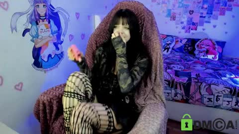 cassie11037 online show from April 6, 2026, 3:13 pm
