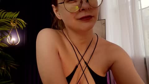 assie online show from November 12, 2025, 12:38 pm