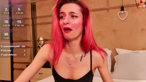 Snapshot of cassiefoxx_ chatting on March 6, 2025, 1:37 am Cassie online show from March 6, 2025, 1:37 am