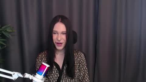 Snapshot of cassiemich chatting on April 18, 2026, 8:40 am Cassie online show from April 18, 2026, 8:40 am
