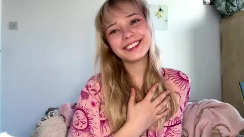 Olivia online show from April 7, 2026, 7:09 am