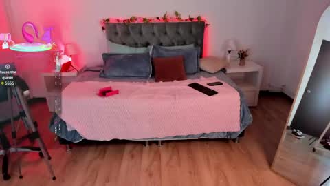 Snapshot of cat__moon__ chatting on April 26, 2026, 8:34 am Karol online show from April 26, 2026, 8:34 am