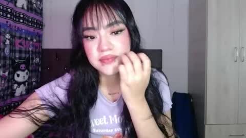 Mila online show from November 24, 2025, 6:13 am