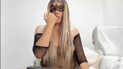 Snapshot of catadoll_1 chatting on January 20, 2025, 8:40 pm Catalina online show from January 20, 2025, 8:40 pm