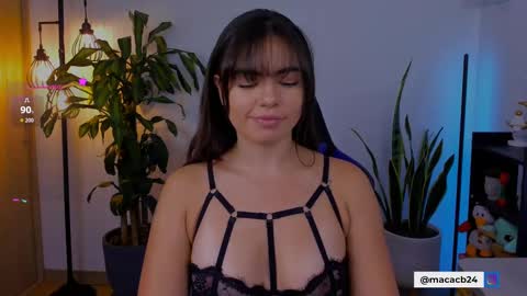 MACARENA online show from September 21, 2025, 5:47 pm