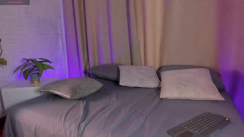 Snapshot of catalella_rouse chatting on April 21, 2026, 8:34 pm catalella_rouse online show from April 21, 2026, 8:34 pm
