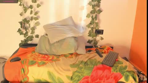 cataleya19__ online show from September 23, 2025, 12:30 pm