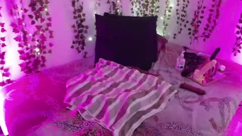 Cataleyaloquita online show from June 17, 2026, 3:35 pm