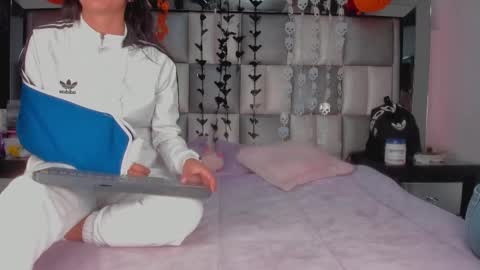 Cata online show from October 24, 2025, 3:41 pm