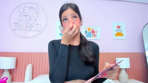 catalina online show from November 22, 2025, 4:22 am