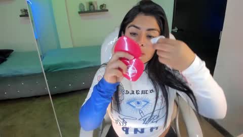 Catalina online show from December 5, 2024, 7:17 pm