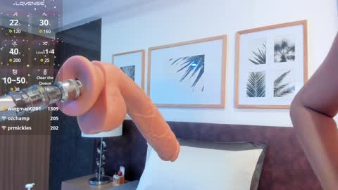 Catalina online show from December 11, 2024, 7:46 pm