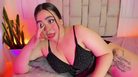Snapshot of catalinareyezx chatting on April 22, 2026, 11:23 am Cata online show from April 22, 2026, 11:23 am