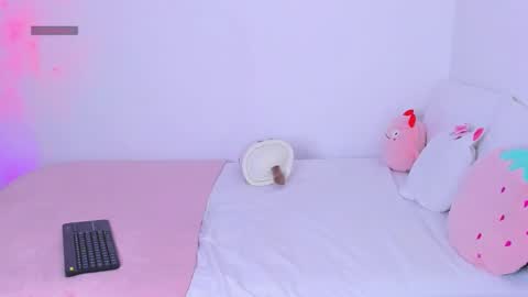 Snapshot of catbaby888_ chatting on December 15, 2024, 12:18 am online show from December 15, 2024, 12:18 am