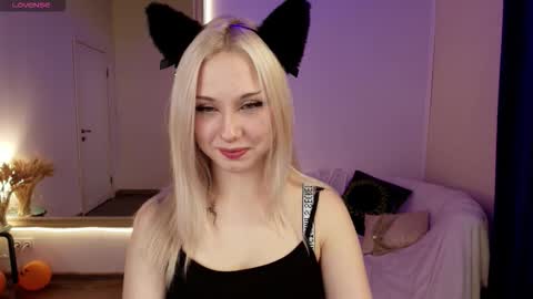 Snapshot of cateyepro chatting on November 28, 2025, 2:14 am Anna online show from November 28, 2025, 2:14 am