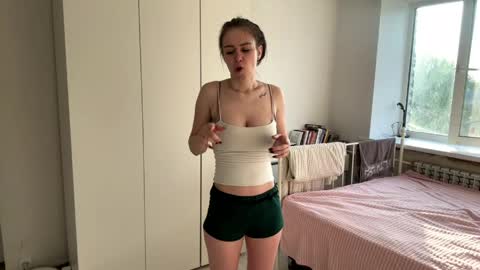 Snapshot of catharinelaumea chatting on May 21, 2026, 3:52 pm Lolly online show from May 21, 2026, 3:52 pm