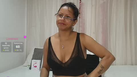 Snapshot of catherine_mature45 chatting on April 19, 2026, 6:32 pm Catherine online show from April 19, 2026, 6:32 pm