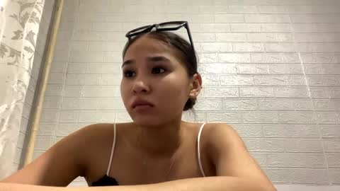 Snapshot of catherinepirs chatting on April 28, 2026, 4:23 pm catherinepirs online show from April 28, 2026, 4:23 pm