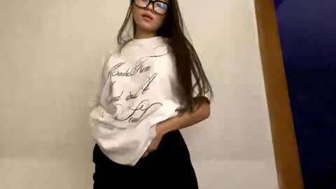Snapshot of catherinepirs chatting on May 15, 2026, 6:37 pm catherinepirs online show from May 15, 2026, 6:37 pm