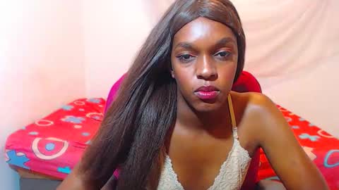 cathi_nahomi online show from November 11, 2025, 6:41 pm