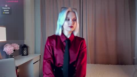 Mia online show from March 13, 2026, 11:06 am