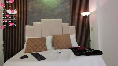 catiusca_reyes_03 online show from January 14, 2026, 11:49 am