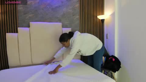 catiusca_reyes_03 online show from April 16, 2026, 1:01 pm